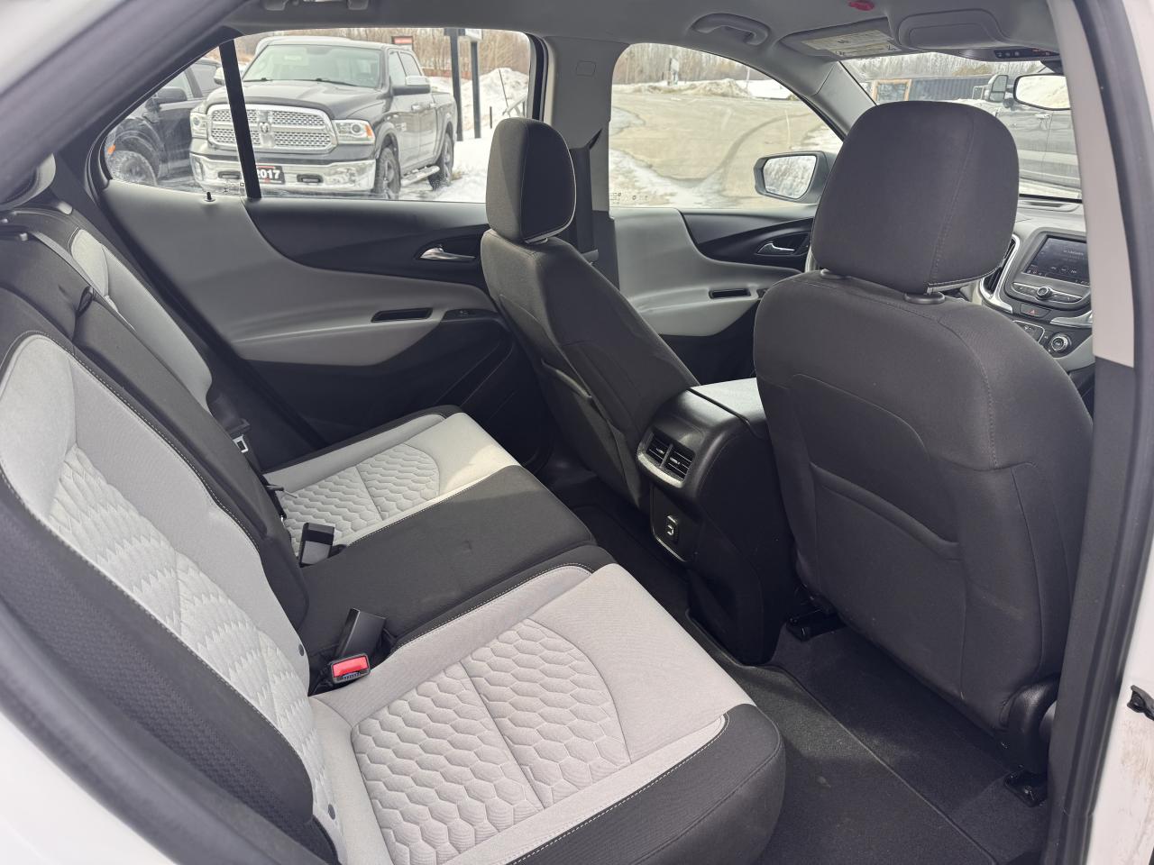 2021 Chevrolet Equinox LS Photo