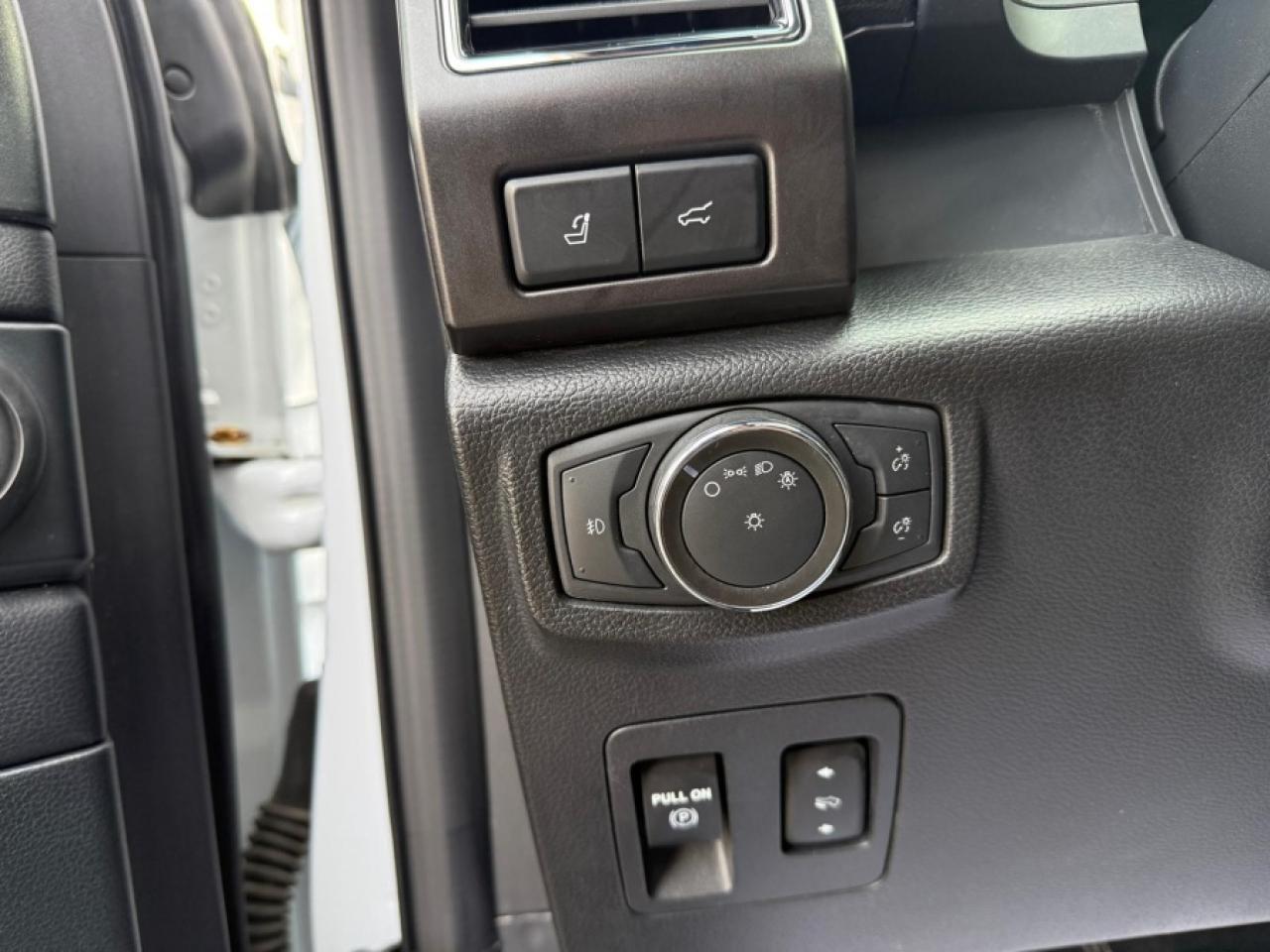 2021 Ford Expedition Max LIMITED /PANO SUNROOF/ RUNNING BOARDS/ 2 SETS WHEE - Photo #20