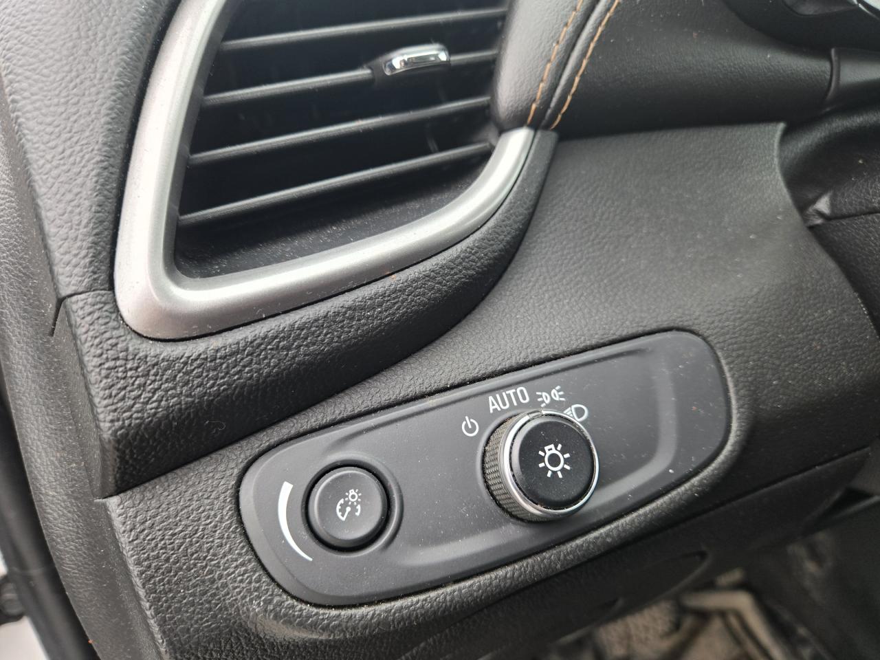 2022 Chevrolet Trax LT Photo