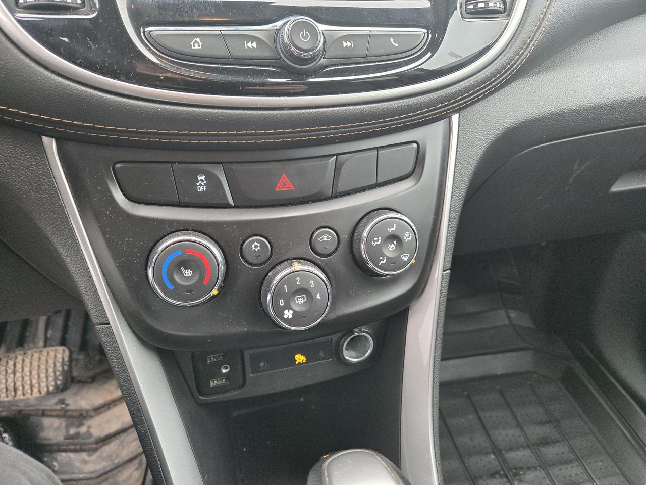 2022 Chevrolet Trax LT Photo