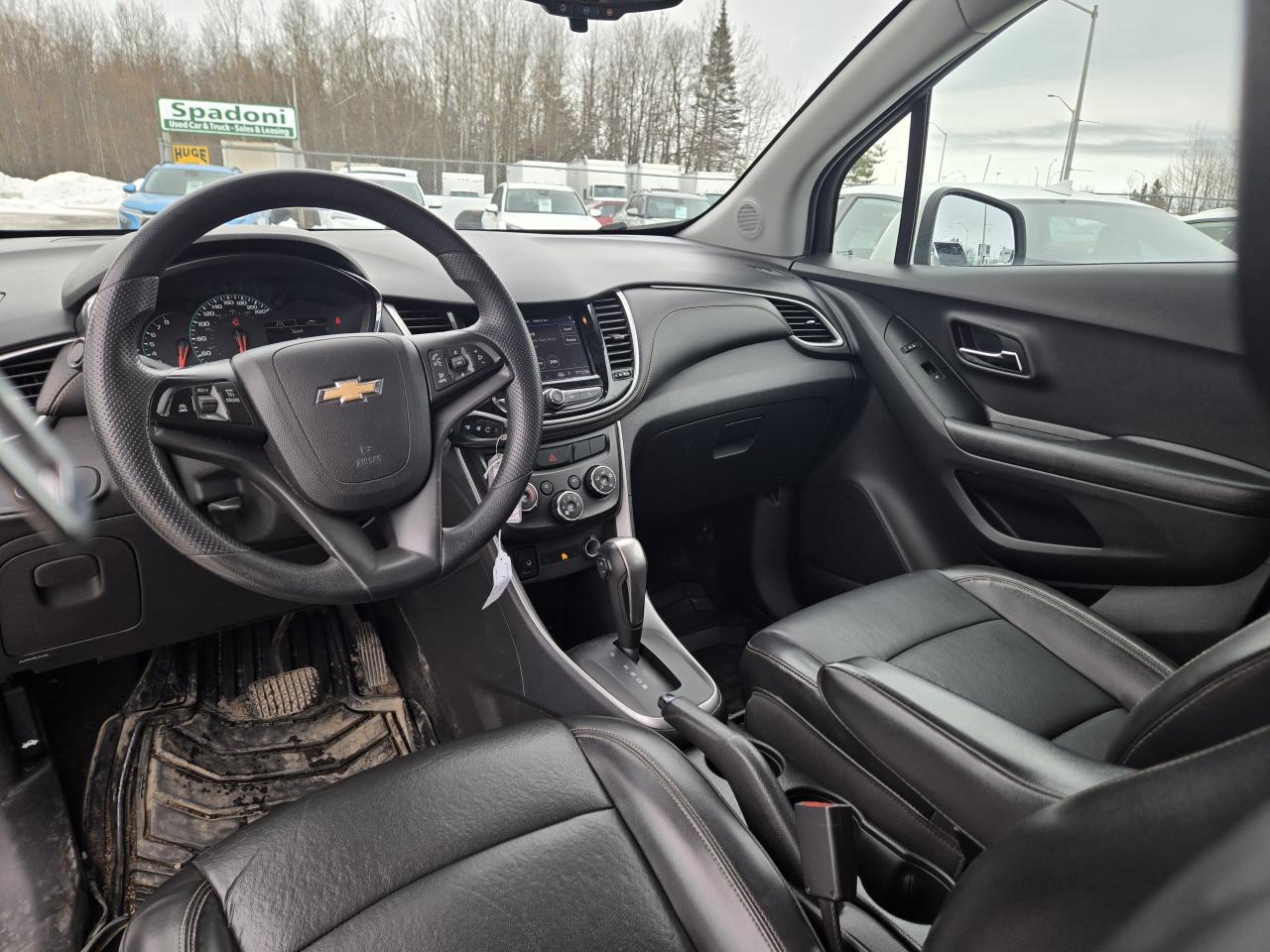 2022 Chevrolet Trax LT Photo