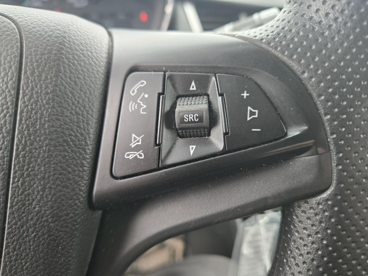 2022 Chevrolet Trax LT Photo