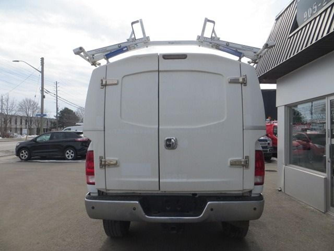 2016 RAM 2500 CERTIFIED, 4X4, 5.7L HEMI,8 FT CONTRACTOR BOX,RACK Photo