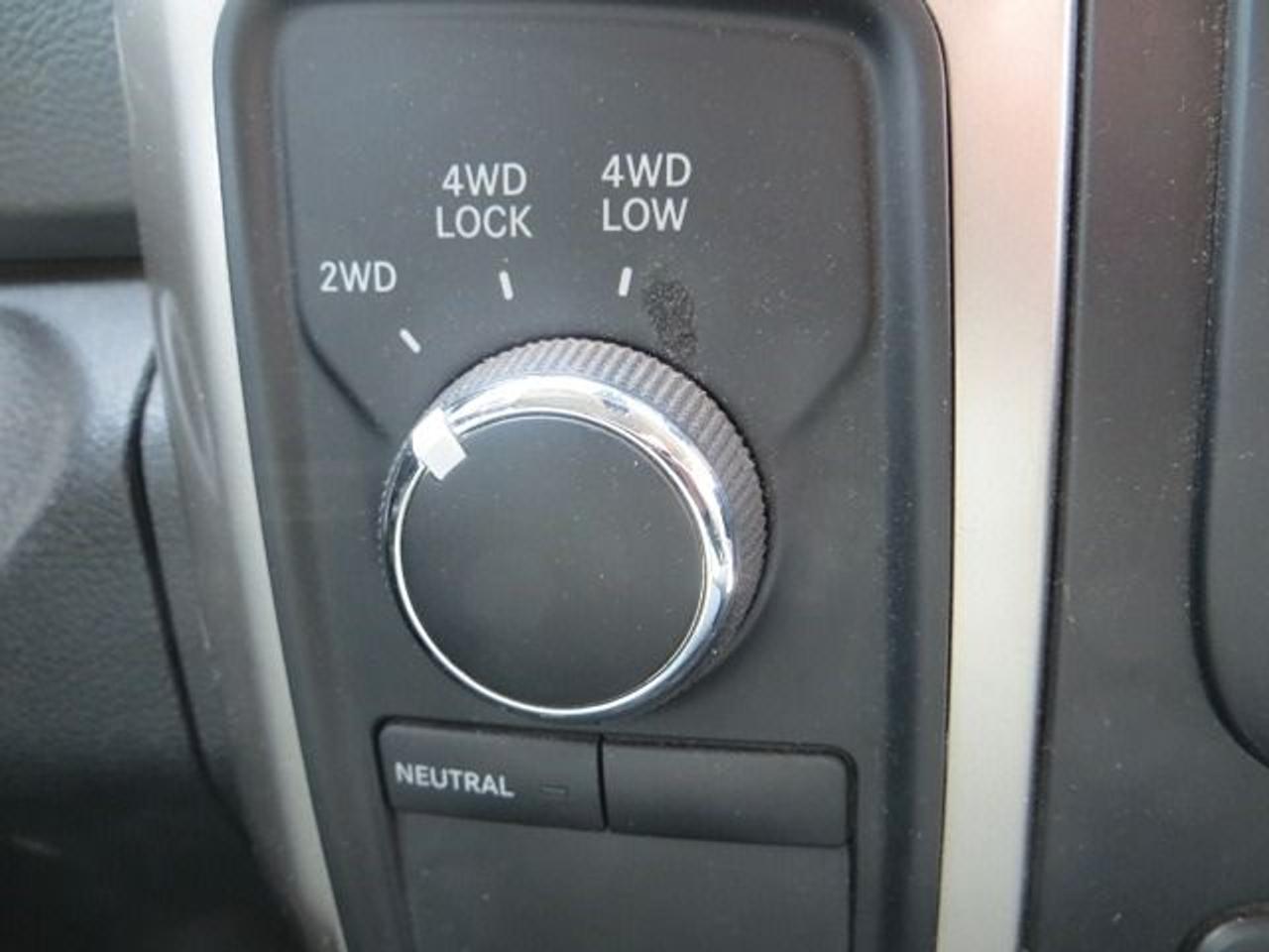 2016 RAM 2500 CERTIFIED, 4X4, 5.7L HEMI,8 FT CONTRACTOR BOX,RACK Photo