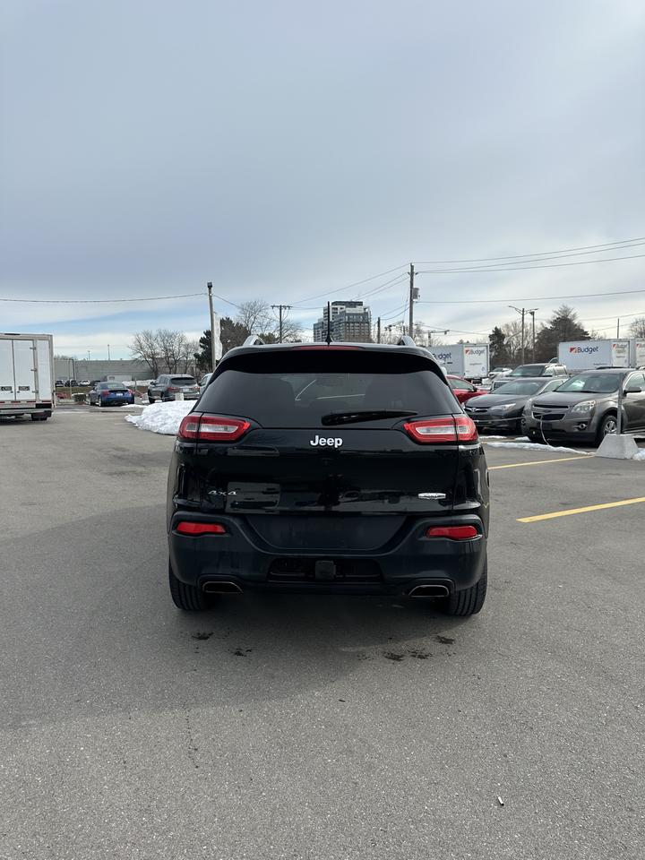 2016 Jeep Cherokee North - Photo #6