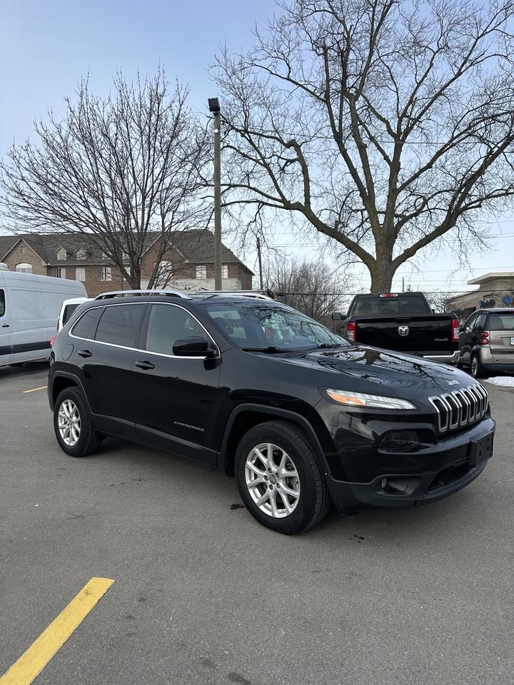 2016 Jeep Cherokee North - Photo #8