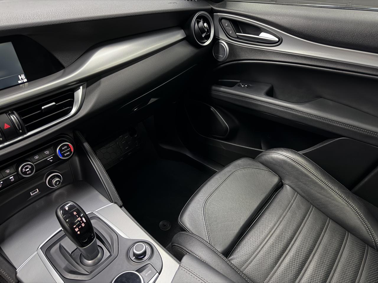 2018 Alfa Romeo Stelvio TI SPORT|NAV|BACKUP|ACC|BSM|LDW|FCW|HK SOUND| Photo