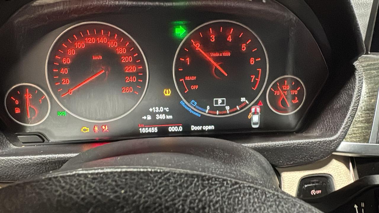 2017 BMW 3 Series SUNROOF, LEATHER SEATS, HEATED SEATS Photo7