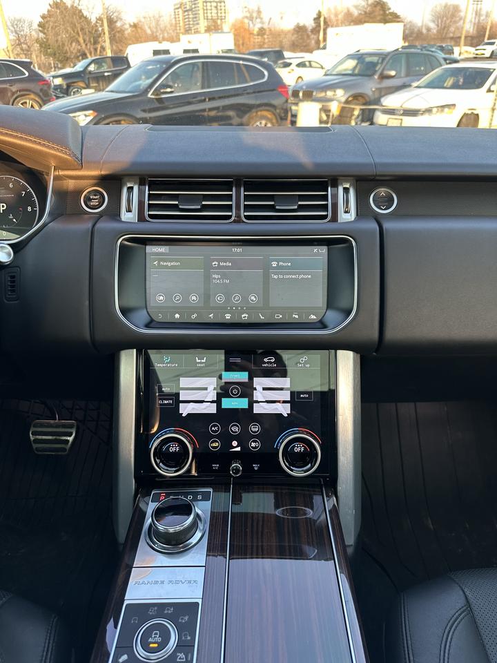 2017 Land Rover Range Rover SC Photo