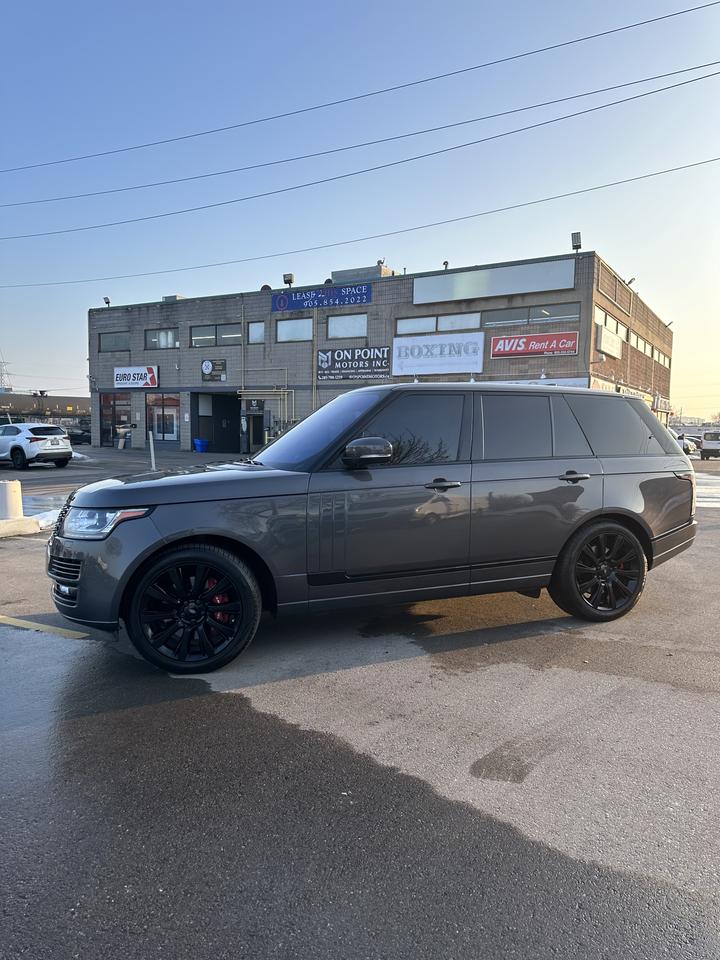 2017 Land Rover Range Rover SC Photo