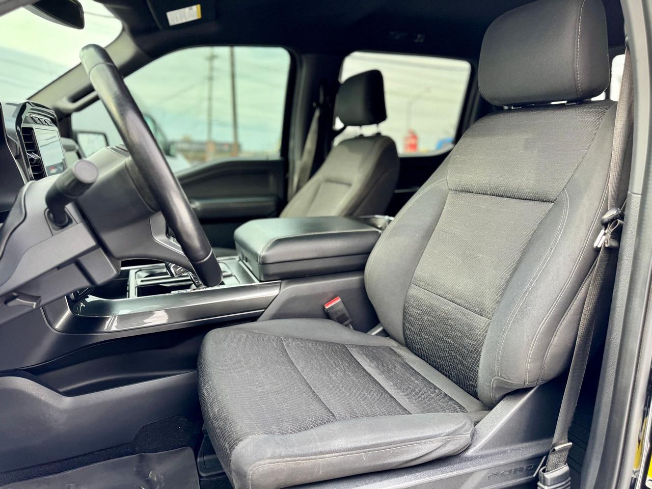 2022 Ford F-150 FX4 4WD Crew 5.5 Box ONE OWNER | CLEANC CARFAX Photo4