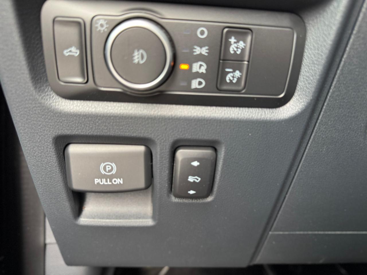 2022 Ford F-150 FX4 4WD Crew 5.5 Box ONE OWNER | CLEANC CARFAX Photo