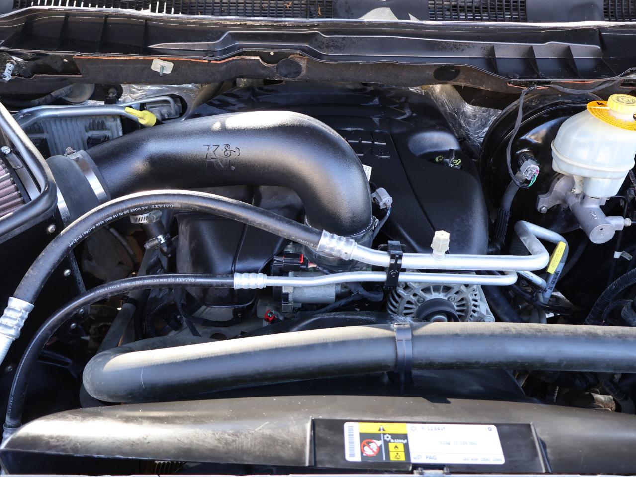 2016 RAM 1500 ST HEMI CREW 4WD CERTIFIED CAMERA BLUETOOTH CRUISE ALLOYS Photo