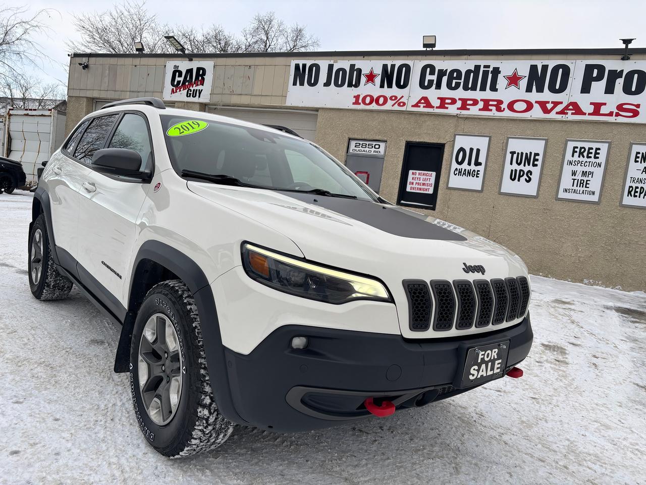 <h2 data-start=0 data-end=40><span class=hover:entity-accent entity-underline inline cursor-pointer align-baseline><span class=whitespace-normal>Jeep Grand Cherokee</span></span></h2><h3 data-start=44 data-end=87>Dealer#4660</h3><h3 data-start=44 data-end=87>Stock#KD120699</h3><h3 data-start=44 data-end=87>Luxury, Capability & Comfort in One SUV</h3><p data-start=89 data-end=373>This <strong data-start=94 data-end=122>2019 Jeep Grand Cherokee</strong> delivers the perfect blend of premium comfort, advanced technology, and legendary SUV performance. Whether youre commuting in the city or heading out on a road trip, this SUV is fully loaded with features designed to elevate your driving experience.</p><hr data-start=375 data-end=378><h3 data-start=380 data-end=414>🌟 Comfort & Interior Features</h3><ul data-start=415 data-end=653><li data-start=415 data-end=435><p data-start=417 data-end=435>Air Conditioning</p></li><li data-start=436 data-end=457><p data-start=438 data-end=457><strong data-start=438 data-end=455>Leather Seats</strong></p></li><li data-start=458 data-end=492><p data-start=460 data-end=492>Power Driver & Passenger Seats</p></li><li data-start=493 data-end=509><p data-start=495 data-end=509>Memory Seats</p></li><li data-start=510 data-end=532><p data-start=512 data-end=532>Heated Front Seats</p></li><li data-start=533 data-end=555><p data-start=535 data-end=555>Cooled Front Seats</p></li><li data-start=556 data-end=585><p data-start=558 data-end=585>Adjustable Steering Wheel</p></li><li data-start=586 data-end=620><p data-start=588 data-end=620>Power Windows, Locks & Mirrors</p></li><li data-start=621 data-end=637><p data-start=623 data-end=637>Rear Defrost</p></li><li data-start=638 data-end=653><p data-start=640 data-end=653>Cargo Cover</p></li></ul><hr data-start=655 data-end=658><h3 data-start=660 data-end=691>🚗 Technology & Convenience</h3><ul data-start=692 data-end=914><li data-start=692 data-end=706><p data-start=694 data-end=706>Keyless Go</p></li><li data-start=707 data-end=723><p data-start=709 data-end=723>Remote Start</p></li><li data-start=724 data-end=745><p data-start=726 data-end=745>Navigation System</p></li><li data-start=746 data-end=761><p data-start=748 data-end=761>AM/FM Radio</p></li><li data-start=762 data-end=774><p data-start=764 data-end=774>HD Radio</p></li><li data-start=775 data-end=794><p data-start=777 data-end=794>Satellite Radio</p></li><li data-start=795 data-end=822><p data-start=797 data-end=822>Vocal Assist Telematics</p></li><li data-start=823 data-end=841><p data-start=825 data-end=841>Reverse Camera</p></li><li data-start=842 data-end=860><p data-start=844 data-end=860>Power Liftgate</p></li><li data-start=861 data-end=879><p data-start=863 data-end=879>Cruise Control</p></li><li data-start=880 data-end=914><p data-start=882 data-end=914>Rain-Sensing Windshield Wipers</p></li></ul><hr data-start=916 data-end=919><h3 data-start=921 data-end=948>🛡 Safety & Performance</h3><ul data-start=949 data-end=1133><li data-start=949 data-end=971><p data-start=951 data-end=971>Blind Spot Monitor</p></li><li data-start=972 data-end=1000><p data-start=974 data-end=1000>Parking Distance Control</p></li><li data-start=1001 data-end=1021><p data-start=1003 data-end=1021>Traction Control</p></li><li data-start=1022 data-end=1044><p data-start=1024 data-end=1044>ABS Braking System</p></li><li data-start=1045 data-end=1082><p data-start=1047 data-end=1082>Side Airbags (Driver & Passenger)</p></li><li data-start=1083 data-end=1097><p data-start=1085 data-end=1097>Fog Lights</p></li><li data-start=1098 data-end=1114><p data-start=1100 data-end=1114>Rear Spoiler</p></li><li data-start=1115 data-end=1133><p data-start=1117 data-end=1133>Power Steering</p></li></ul><hr data-start=1135 data-end=1138><p data-start=1140 data-end=1242>This Grand Cherokee offers premium features, strong performance, and the comfort you expect from Jeep.</p><p data-start=1244 data-end=1353 data-is-last-node= data-is-only-node=>📞 Contact us at <strong>2048815932</strong> today to schedule your test drive!<br data-start=1292 data-end=1295>💰 Financing options available &mdash; all credit types welcome!</p>