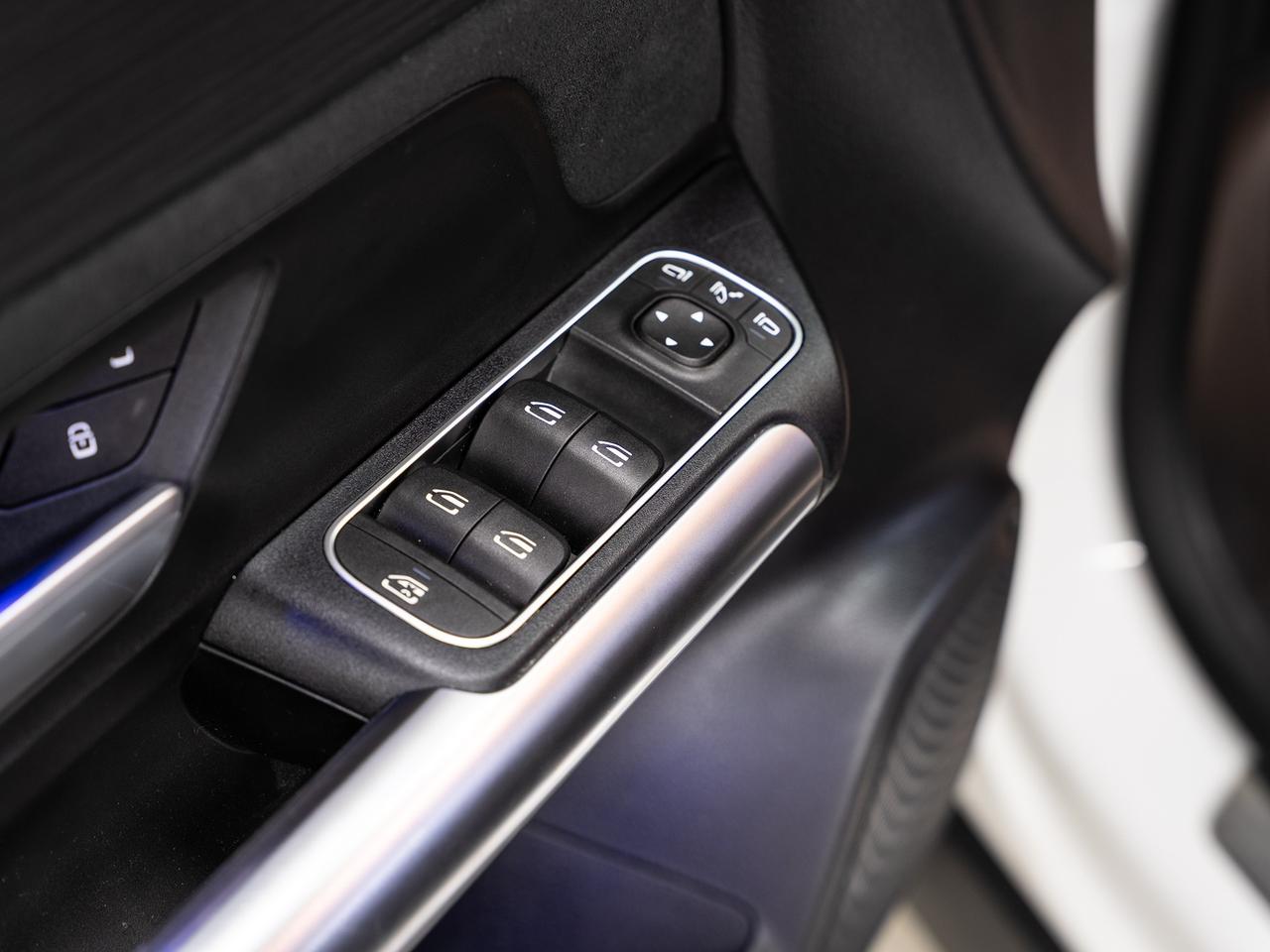 2022 Mercedes-Benz GLA 250 4MATIC | AMG Pkg | Nav | Leather | Sunroof