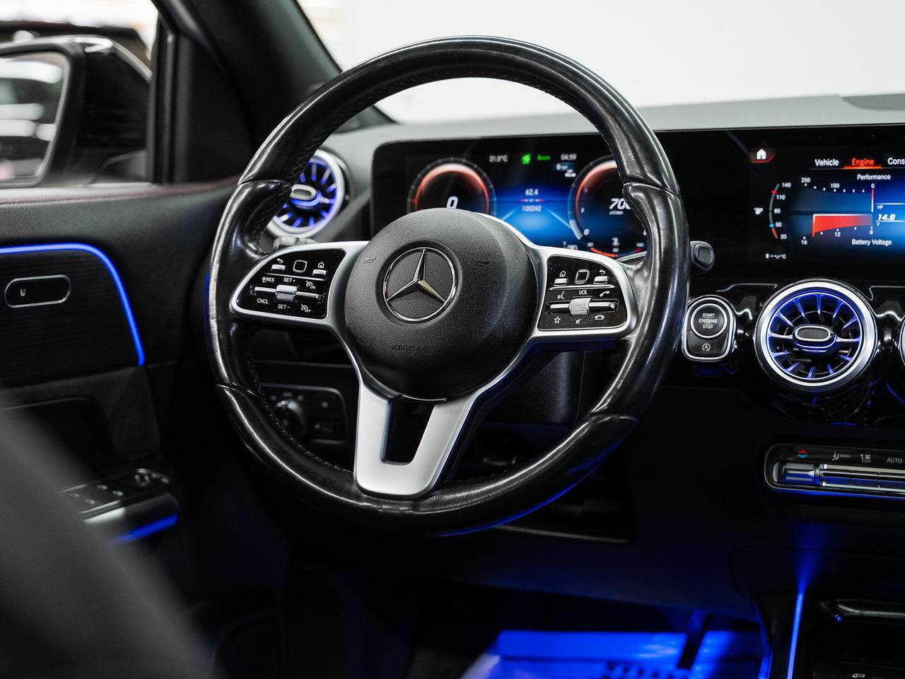 2022 Mercedes-Benz GLA 250 4MATIC | AMG Pkg | Nav | Leather | Sunroof
