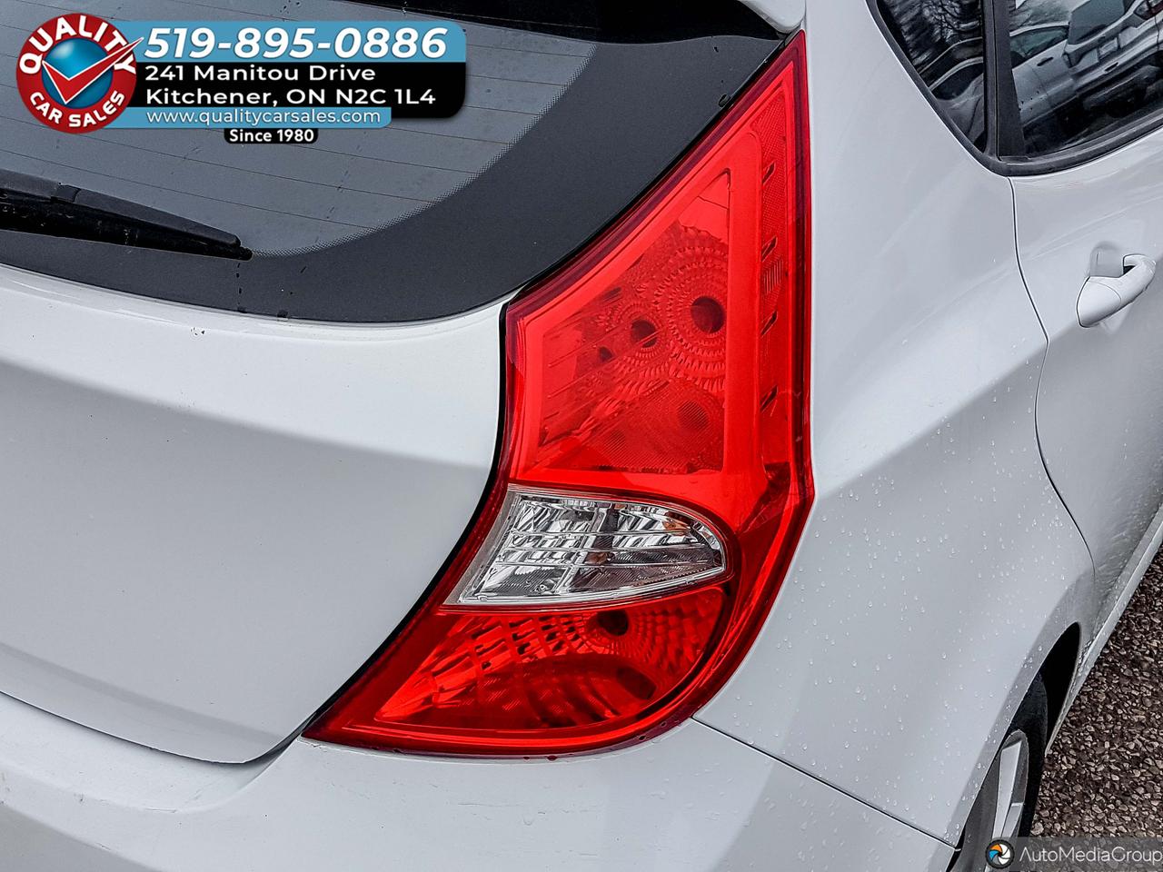 2014 Hyundai Accent GLS Hatchback *SUNROOF* Photo4