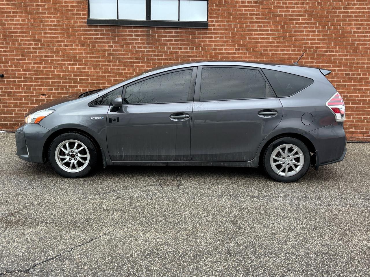 2018 Toyota Prius V Hybrid Auto Photo