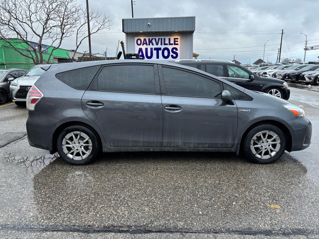 2018 Toyota Prius V Hybrid Auto Photo