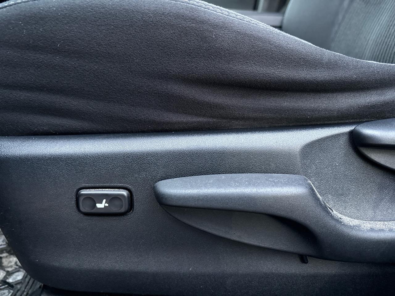 2018 Toyota Prius V Hybrid Auto Photo