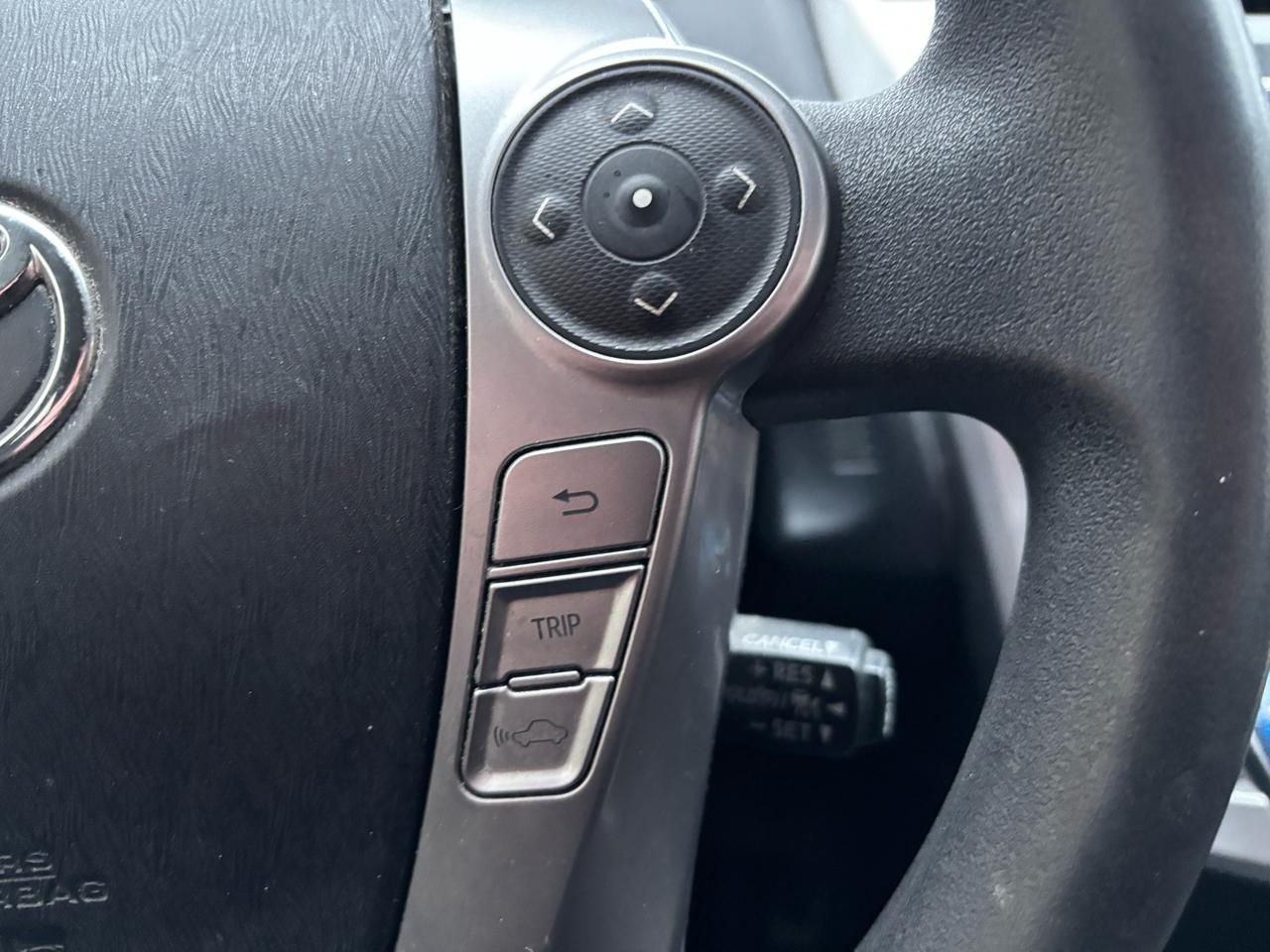 2018 Toyota Prius V Hybrid Auto Photo