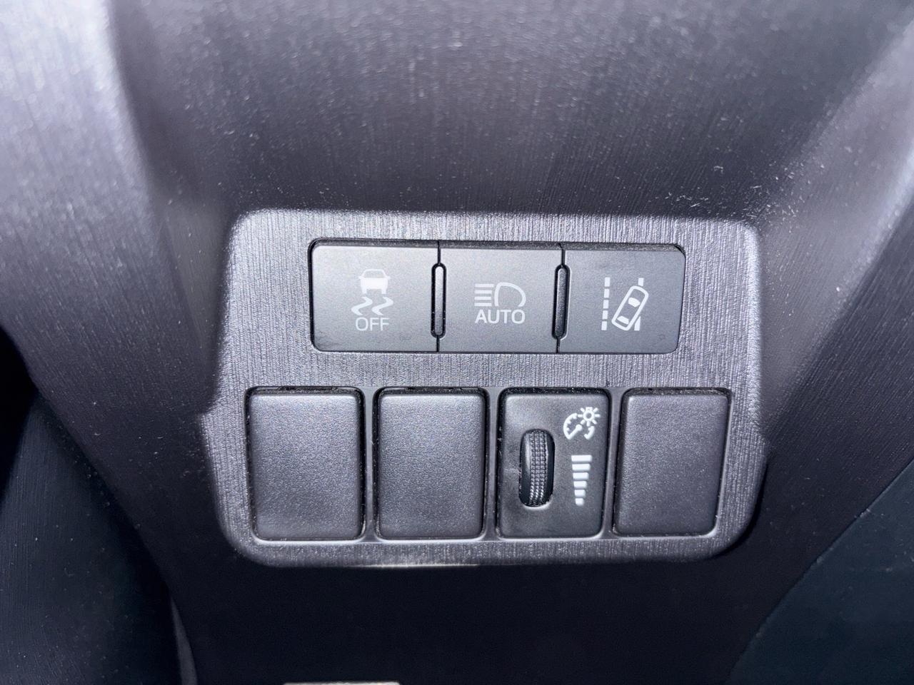 2018 Toyota Prius V Hybrid Auto Photo