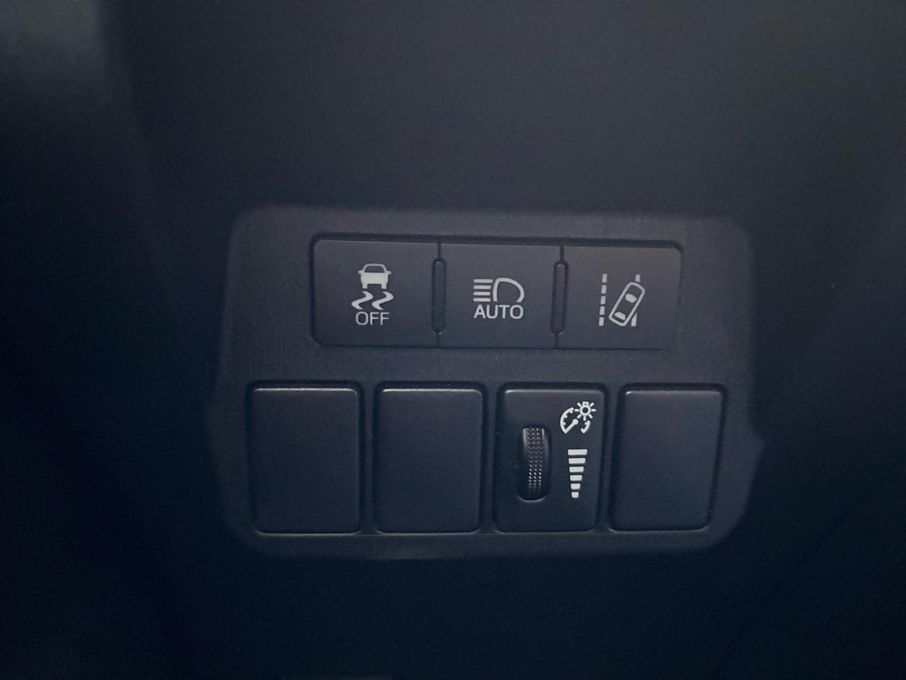 2018 Toyota Prius V Hybrid Auto Photo