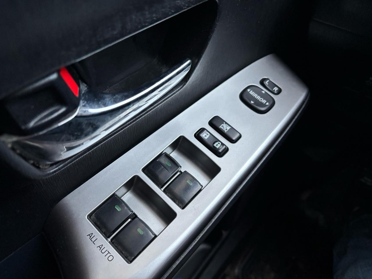 2018 Toyota Prius V Hybrid Auto Photo