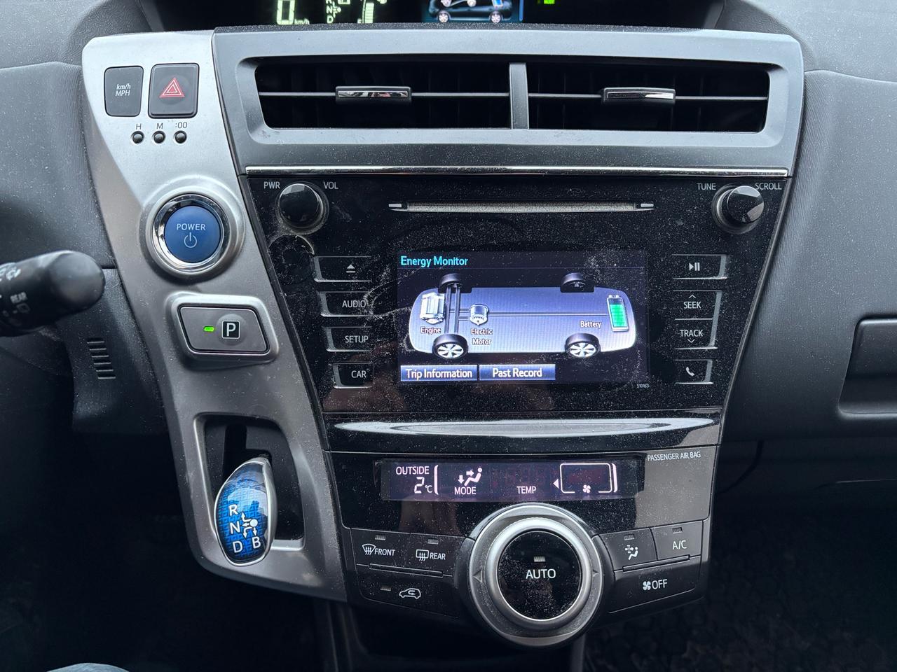 2018 Toyota Prius V Hybrid Auto Photo