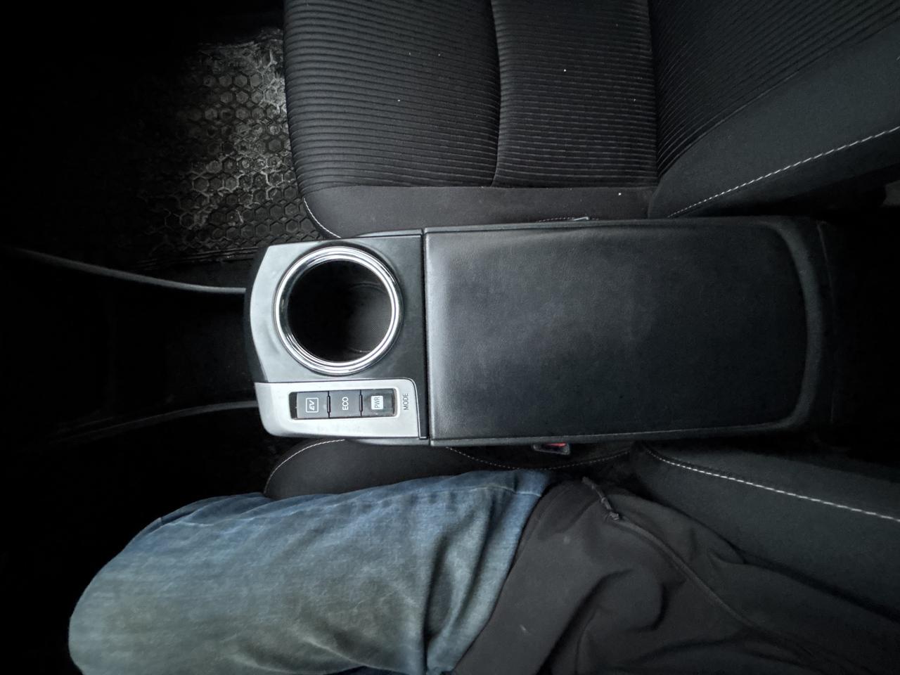 2018 Toyota Prius V Hybrid Auto Photo