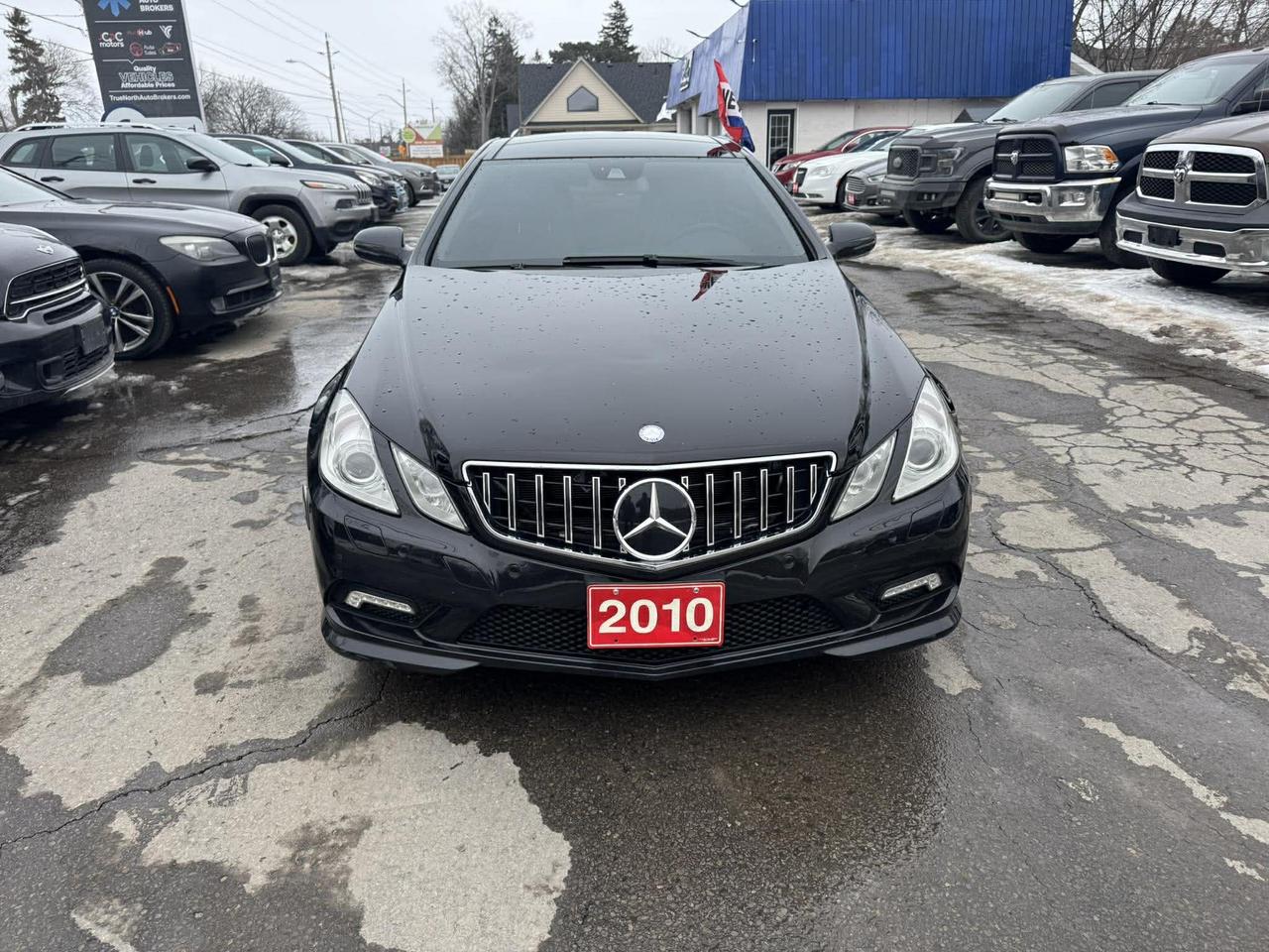 2010 Mercedes-Benz E-Class 2dr Cpe E 350 RWD - Photo #2