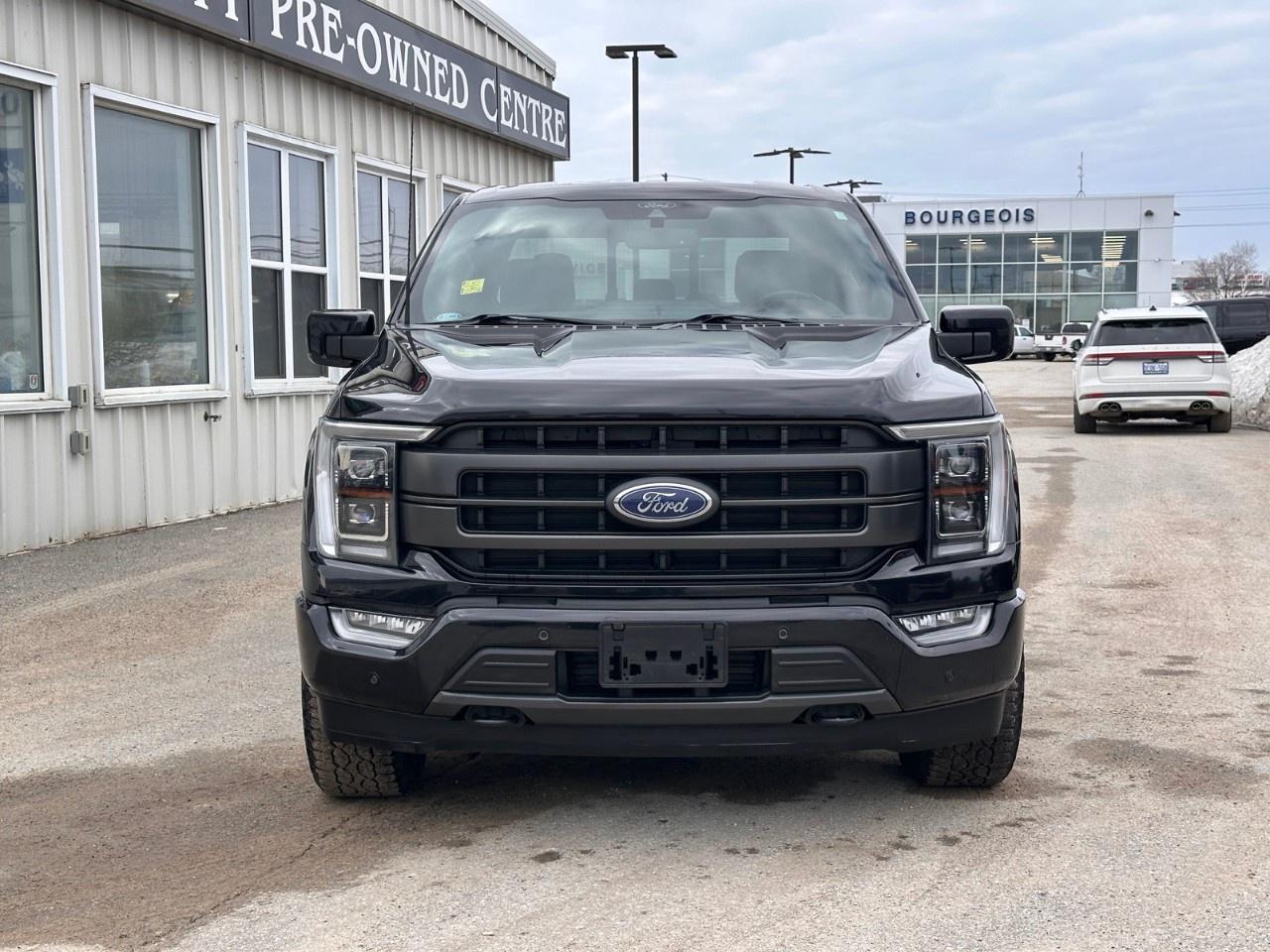 2022 Ford F-150 Lariat 4WD SuperCrew 5.5' Box Photo2