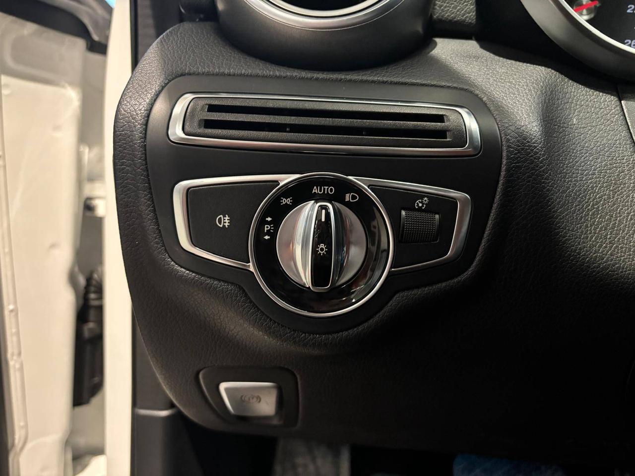 2015 Mercedes-Benz C-Class 4dr Sdn C 300 4MATIC - NO ACCIDENTS / ONE OWNER Photo