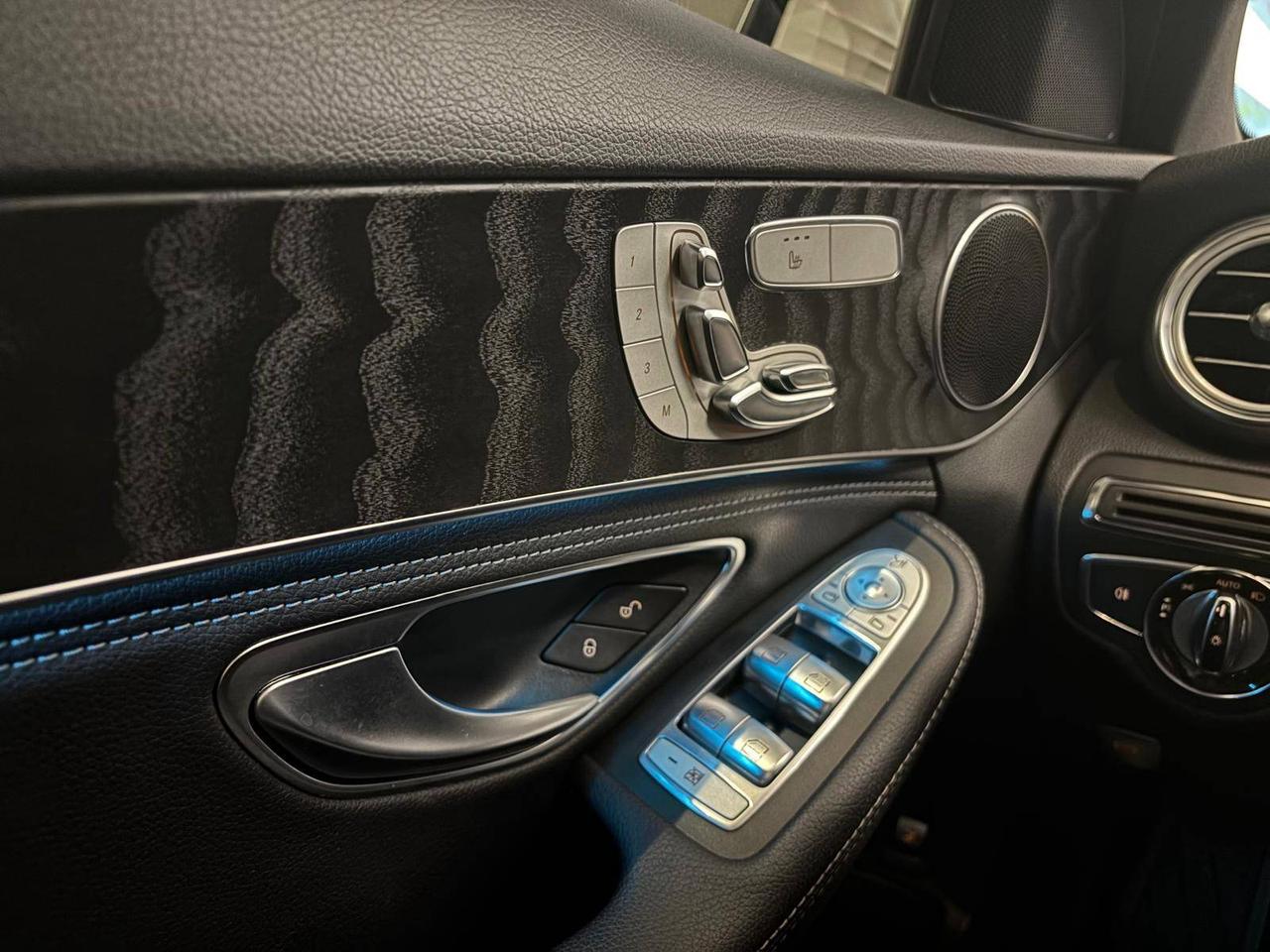 2015 Mercedes-Benz C-Class 4dr Sdn C 300 4MATIC - NO ACCIDENTS / ONE OWNER Photo