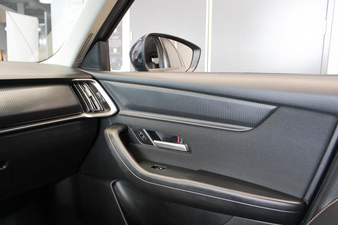 2024 Mazda CX-90 MHEV GS-L HEATED FRONT SEATS - REARVIEW CAMERA-  8 PASSENGER SEATS - WIRELESS PHONE CHARGER Photo