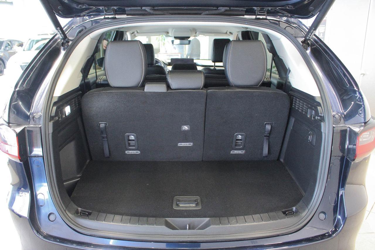 2024 Mazda CX-90 MHEV GS-L HEATED FRONT SEATS - REARVIEW CAMERA-  8 PASSENGER SEATS - WIRELESS PHONE CHARGER Photo
