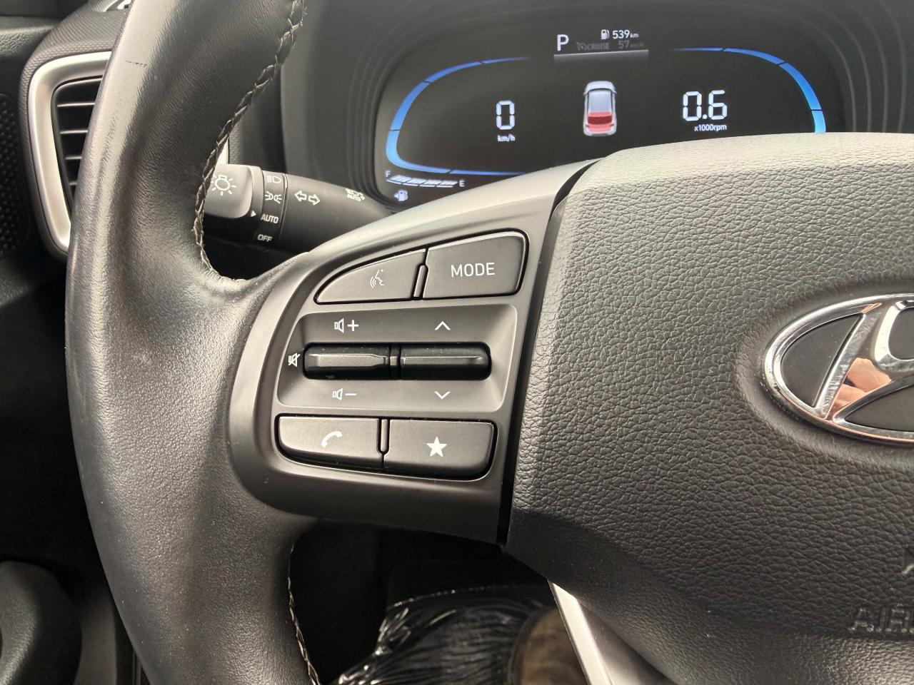 2023 Hyundai Venue Preferred w/Two-Tone Wireless Apple CarPlay/Android Auto Photo