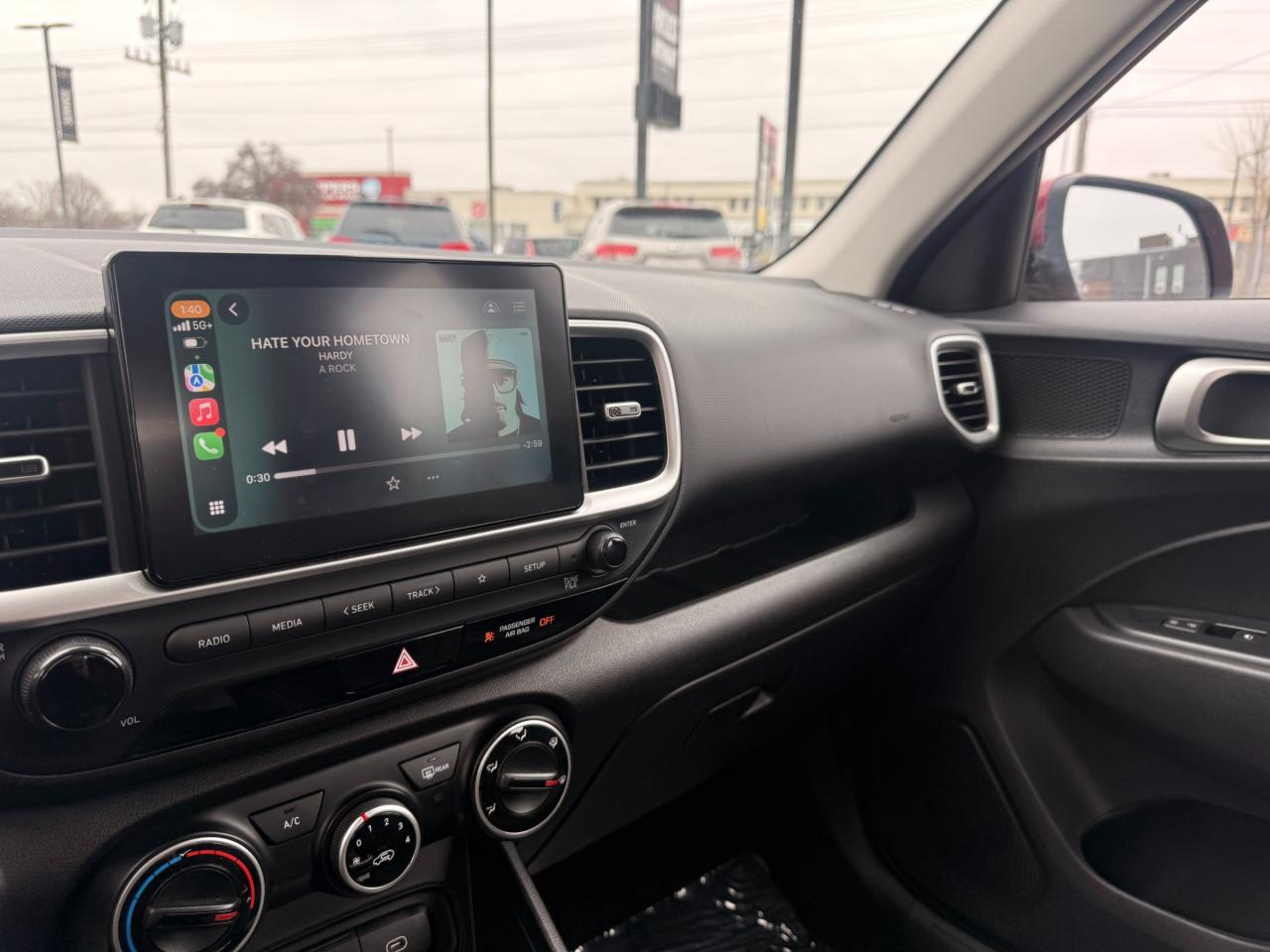2023 Hyundai Venue Preferred w/Two-Tone Wireless Apple CarPlay/Android Auto Photo