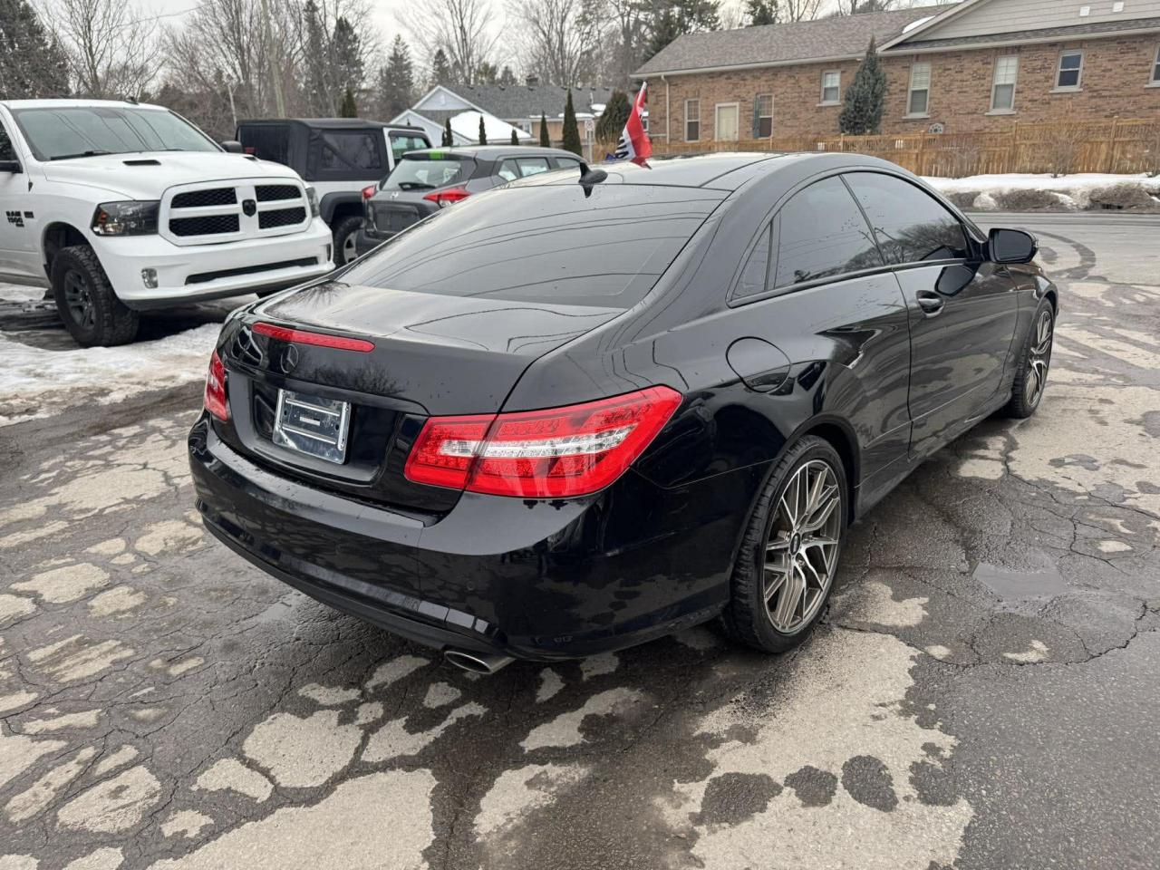 2010 Mercedes-Benz E-Class 2dr Cpe E 350 RWD Photo