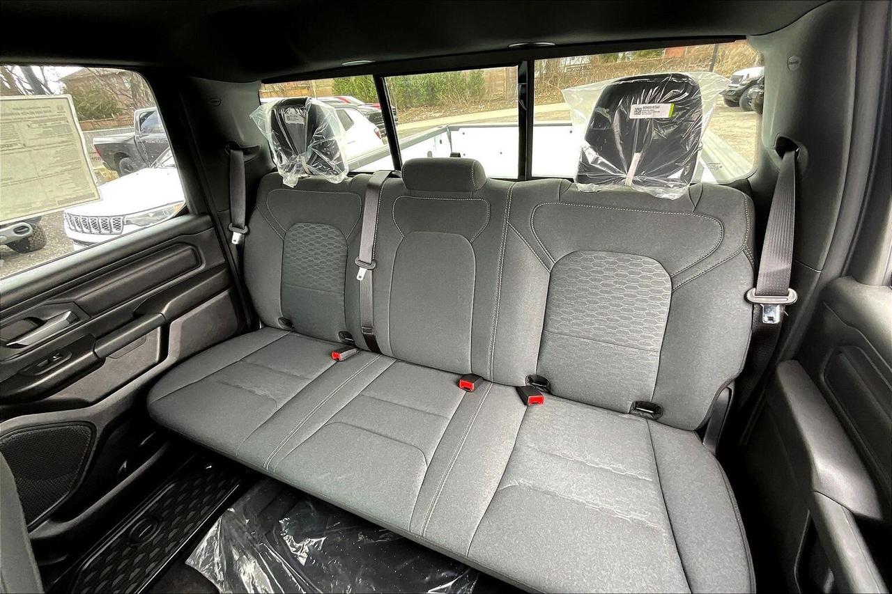 2026 RAM 1500 EXPRESS | Blackout | 8.4" TOUCHSCREEN | 3.55 AXLE Photo