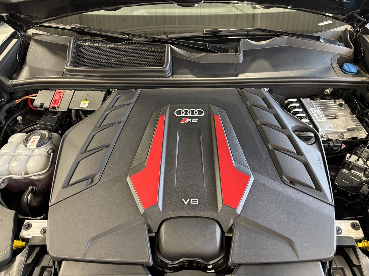 2025 Audi RS Q8 PERFORMANCE|QUATTRO|NO LUXTAX|CERAMICBRAKES|CARBON Photo