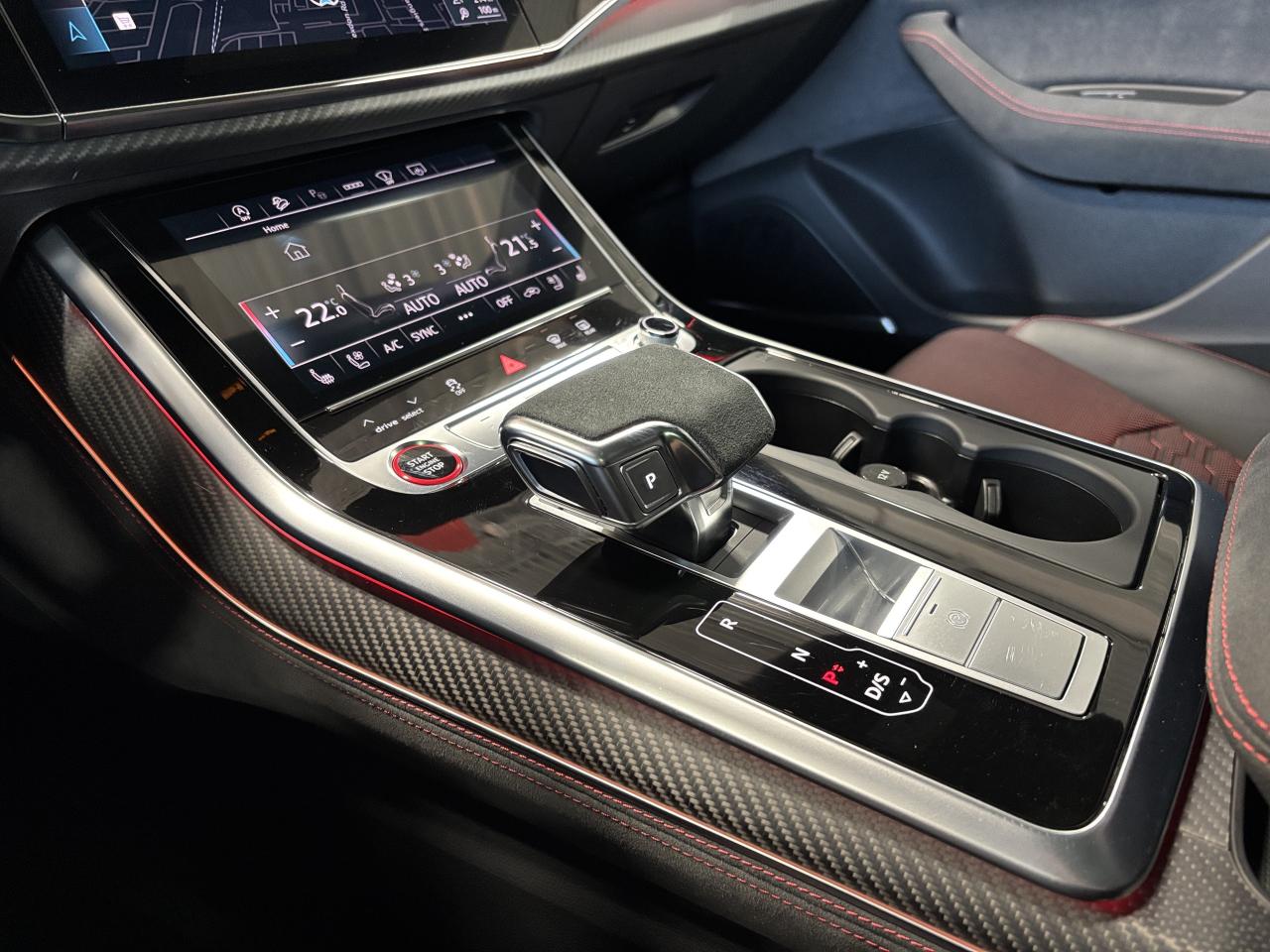 2025 Audi RS Q8 PERFORMANCE|QUATTRO|NO LUXTAX|CERAMICBRAKES|CARBON Photo