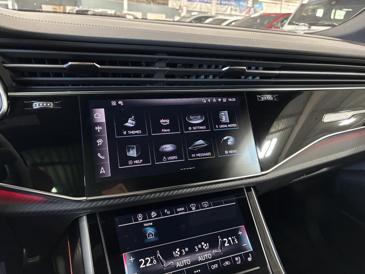 2025 Audi RS Q8 PERFORMANCE|QUATTRO|NO LUXTAX|CERAMICBRAKES|CARBON Photo