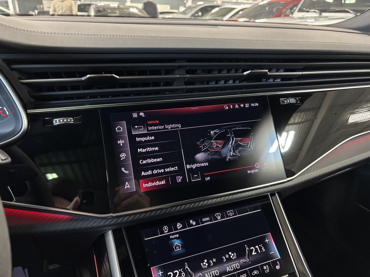 2025 Audi RS Q8 PERFORMANCE|QUATTRO|NO LUXTAX|CERAMICBRAKES|CARBON Photo