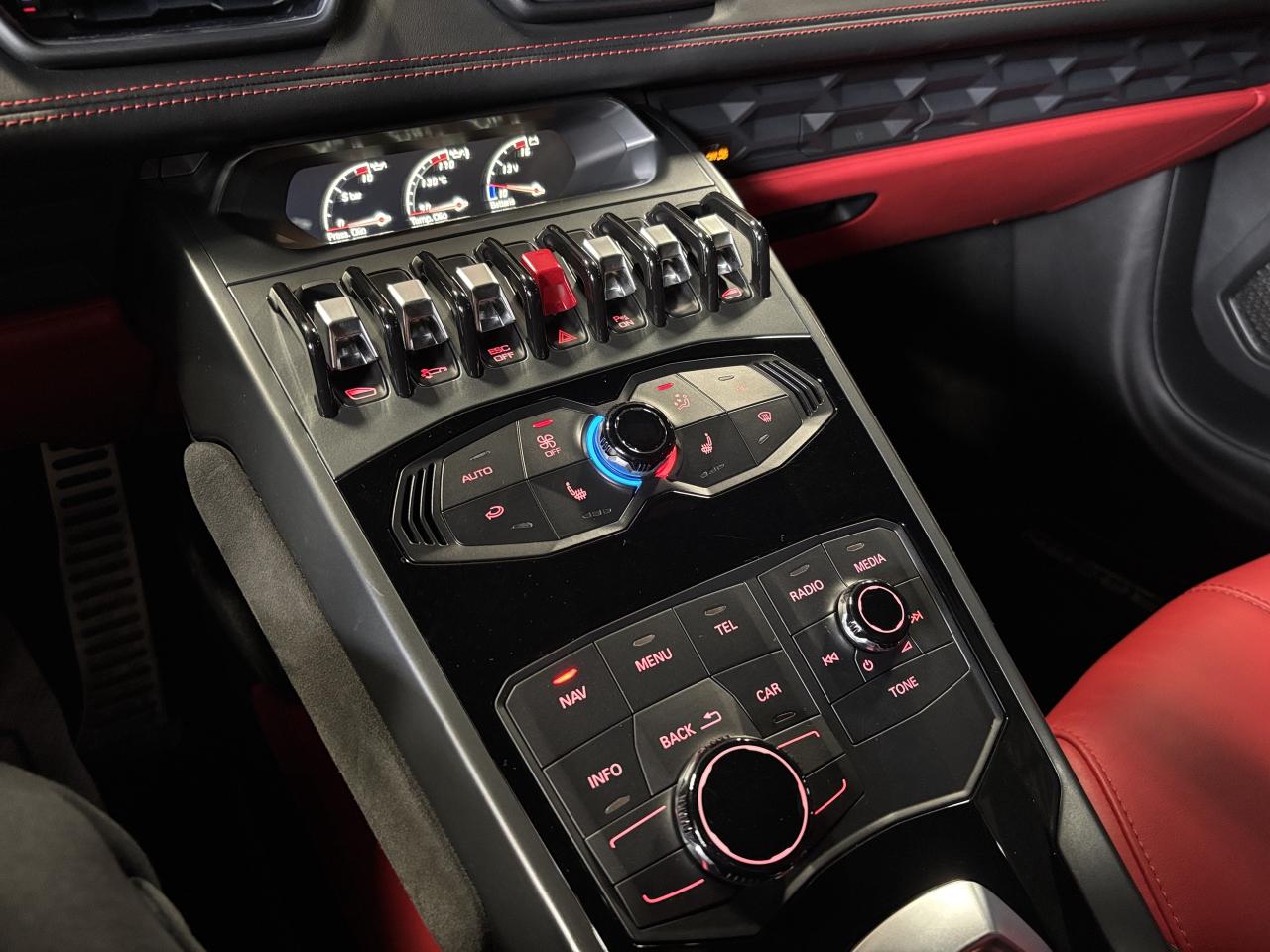 2015 Lamborghini Huracan LP610-4|AWD|NO LUXTAX|MATTEPPF|CERAMICBRAKES|LIFT| Photo