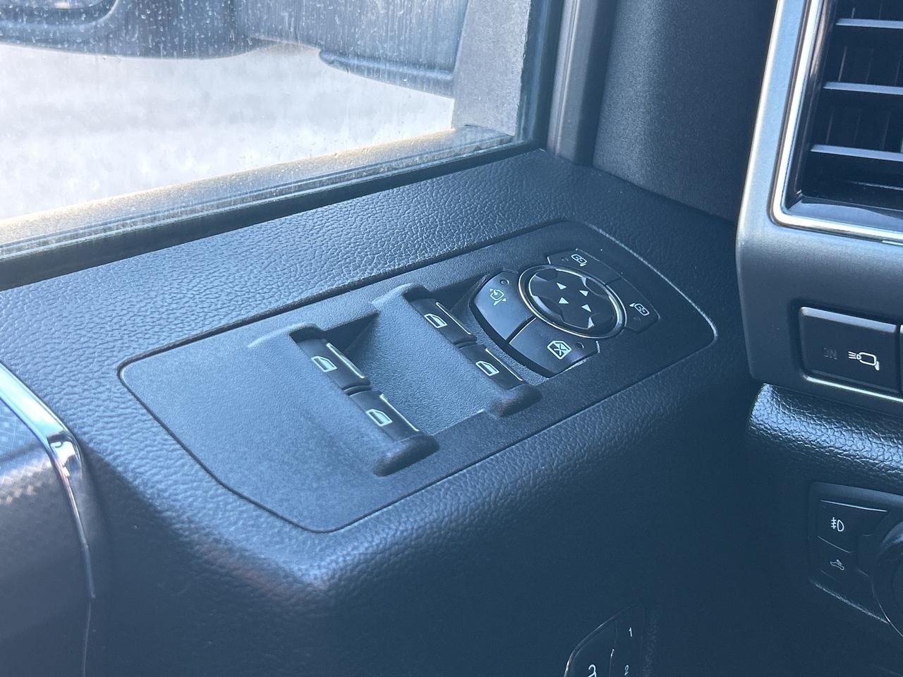 2017 Ford F-150 LARIAT FX4, HEATED/ COOLED SEATS, REMOTE START! - Photo #18