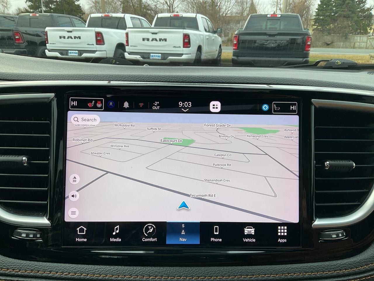 2022 Chrysler Pacifica AWD / LEATHER / HTD SEATS & WHEEL / NAV / 360 CAM Photo