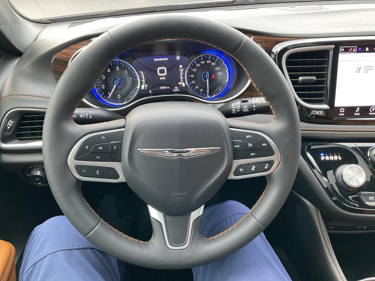 2022 Chrysler Pacifica AWD / LEATHER / HTD SEATS & WHEEL / NAV / 360 CAM Photo