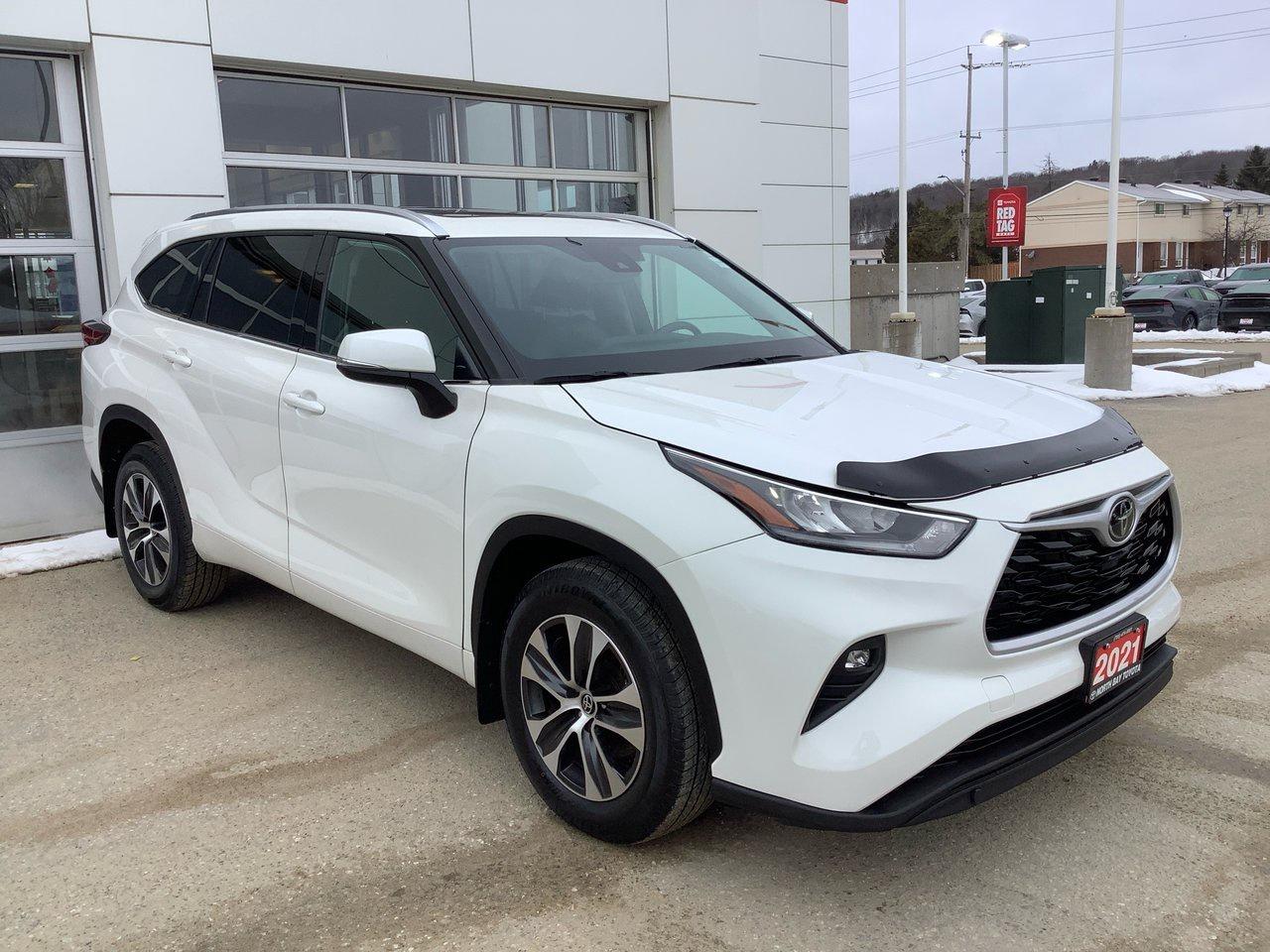 2021 Toyota Highlander XLE Photo2
