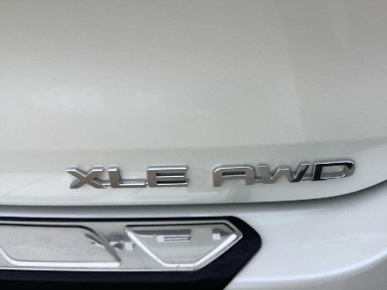 2021 Toyota Highlander XLE Photo